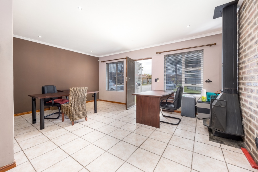3 Bedroom Property for Sale in Aurora Western Cape